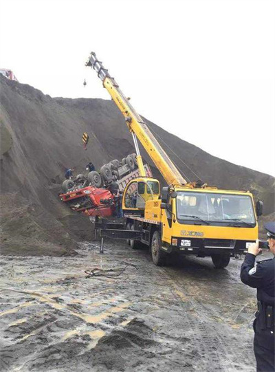 柳城上犹道路救援